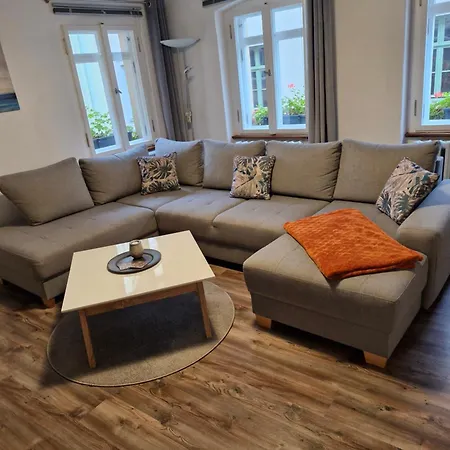 Ines Wolf In Der Meissner Innenstadt *